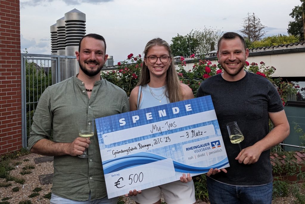 Gruppe von Auszubildenden zur Fachkraft für Fruchtsafttechnik belegen 3. Platz bei der Drink Innovation Challenge